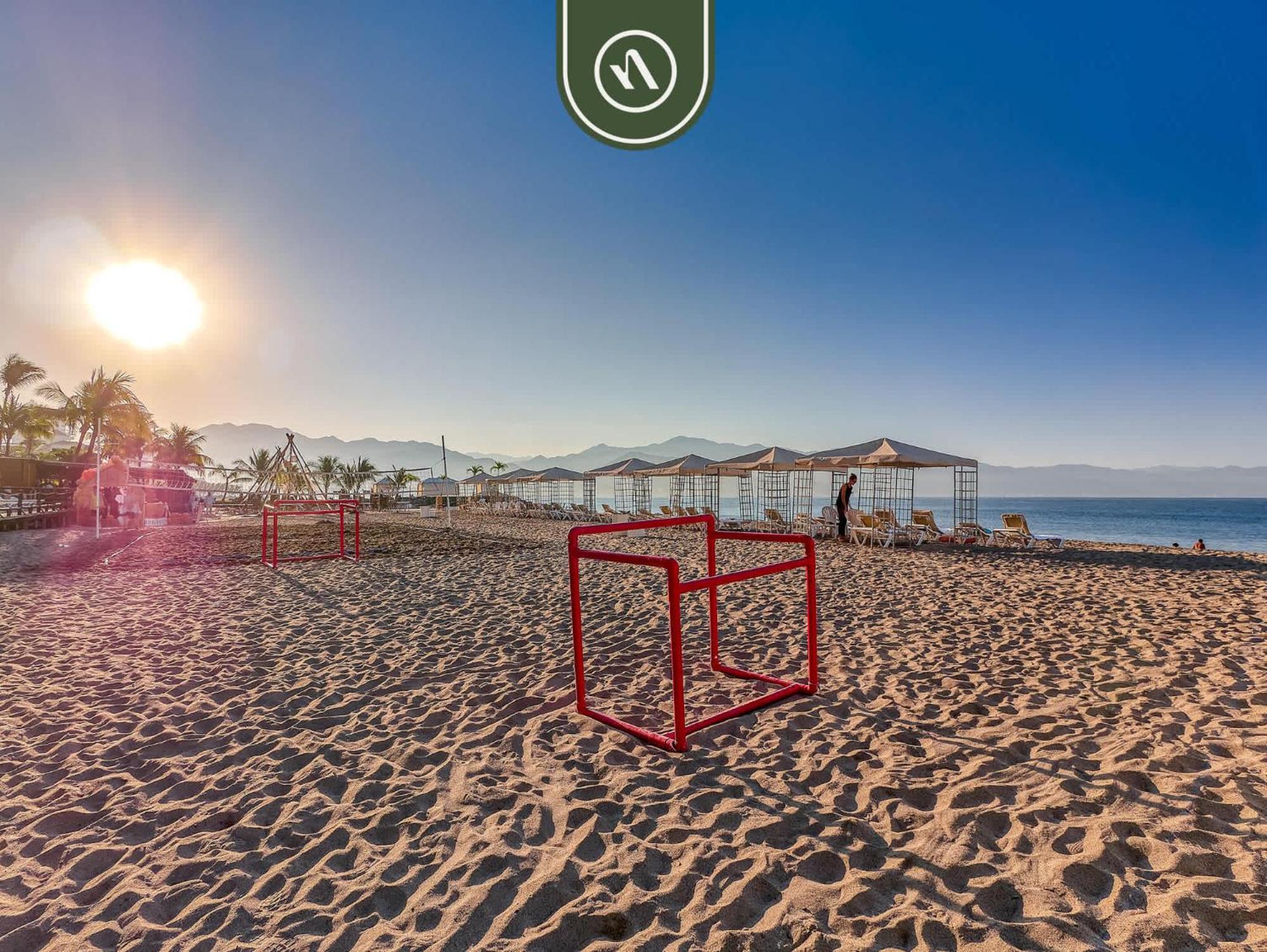 Beachfront 2 Bedroom Condo - Beach - Pools - Tennis ปูแอร์โตบาญาร์ตา ภายนอก รูปภาพ