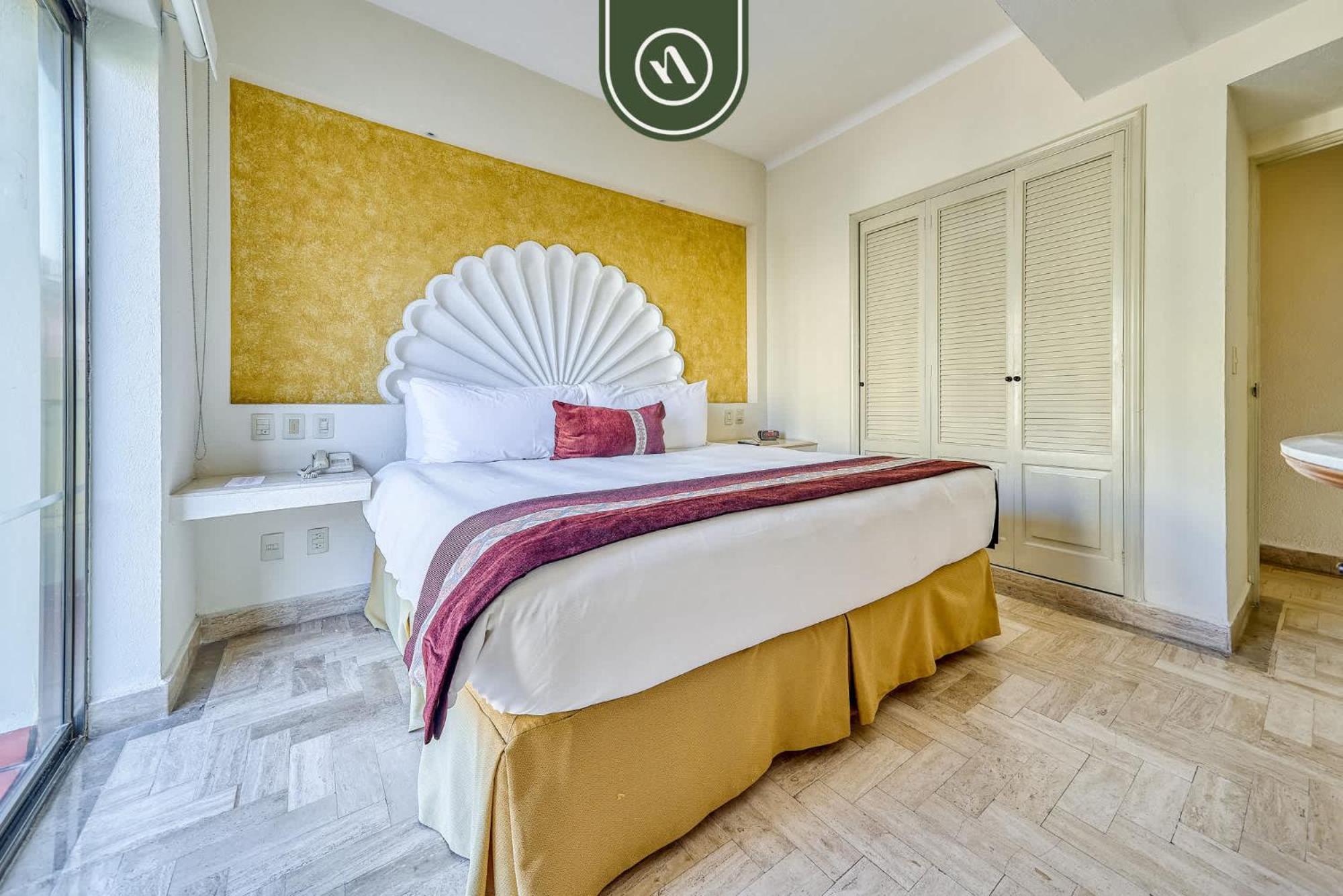 Beachfront 2 Bedroom Condo - Beach - Pools - Tennis ปูแอร์โตบาญาร์ตา ภายนอก รูปภาพ